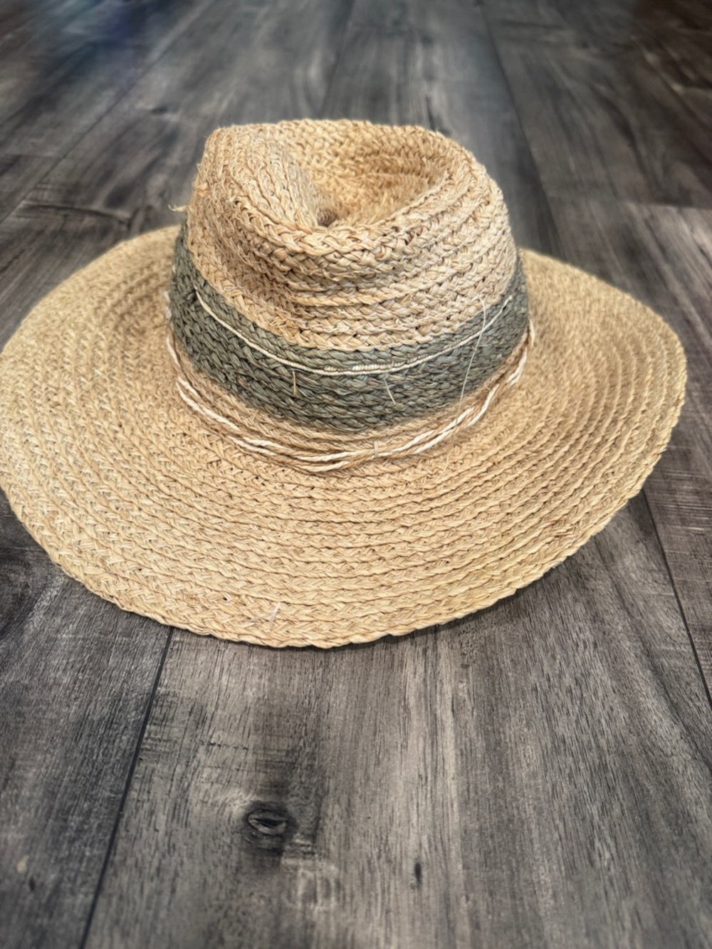 Zara Straw Wide-Brim Sun Hat with Natural Green Band - size Small